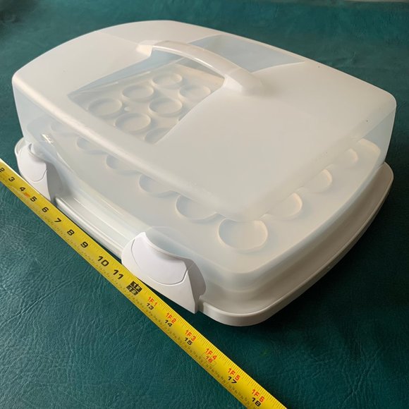 Wilton 3 in 1 Cupcake cake carrier 12 cupcakes or 24 mini or sheetcake - Picture 6 of 6